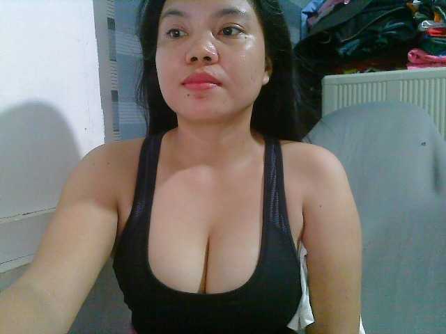 Courtney01 live cam on BongaCams