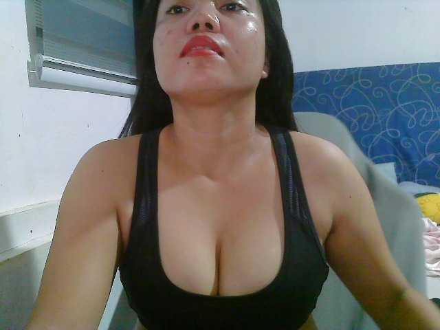 Courtney01 live cam on BongaCams
