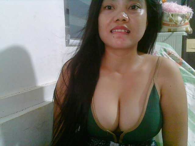 Courtney01 live cam on BongaCams