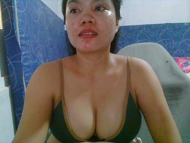 Courtney01 live cam on BongaCams