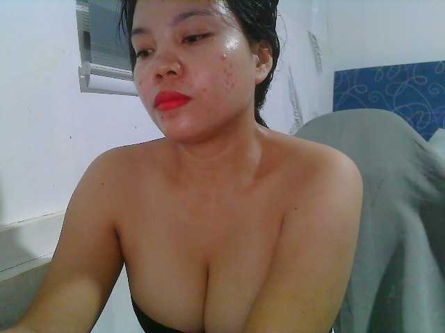 Courtney01 live cam on BongaCams