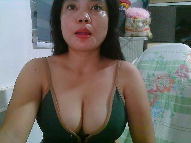 Courtney01 live cam on BongaCams