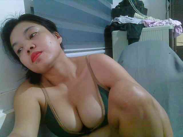 Courtney01 webcam