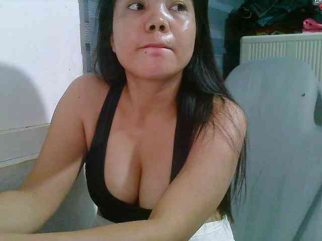 Courtney01 webcam