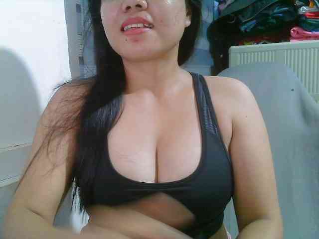 Courtney01 webcam