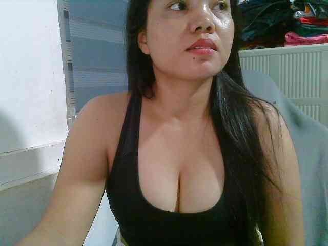 Courtney01 webcam
