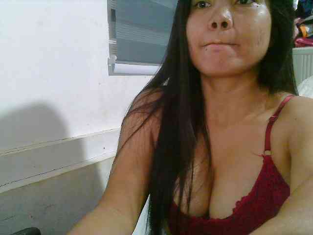 Courtney01 webcam