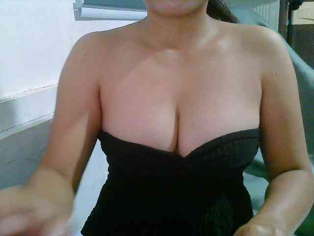Courtney01 webcam
