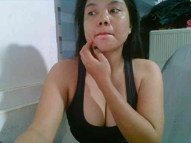 Courtney01 webcam