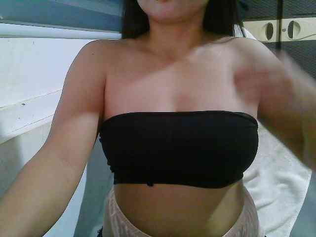 Courtney01 webcam