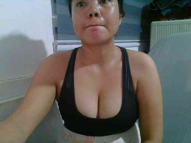 Courtney01 webcam