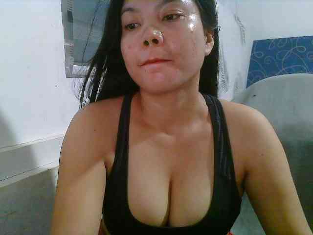 Courtney01 webcam