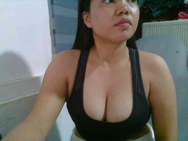 Courtney01 webcam