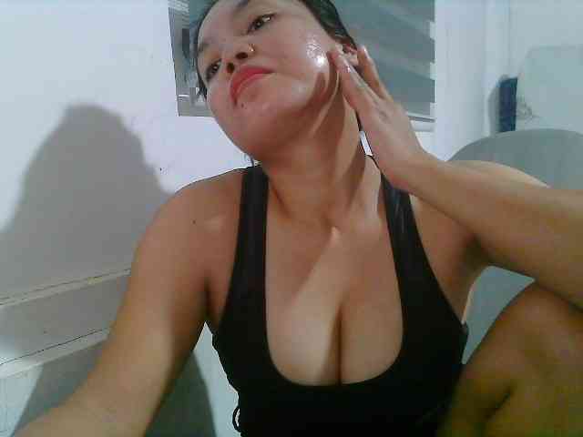Courtney01 webcam