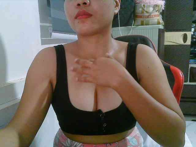 Courtney01 webcam