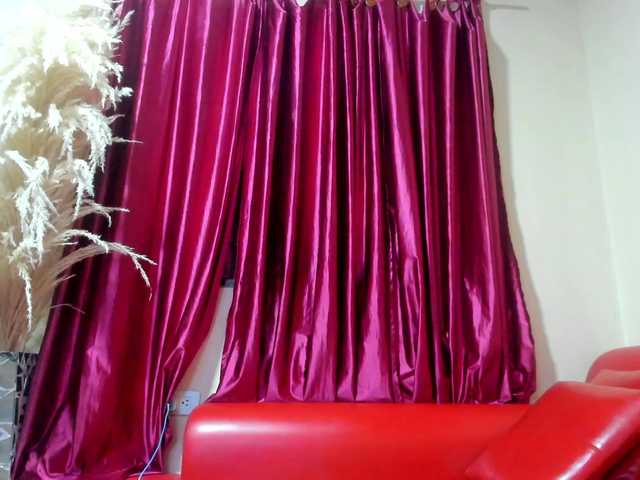 VivianneHart live cam preview