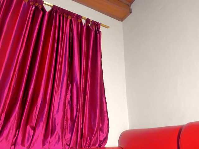 VivianneHart live cam preview