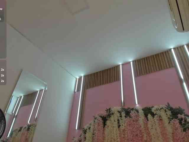 VivianneHart webcam