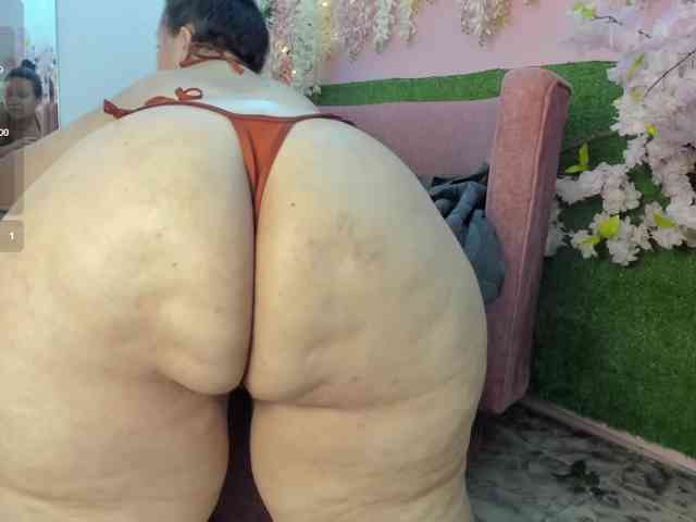 VivianneHart webcam