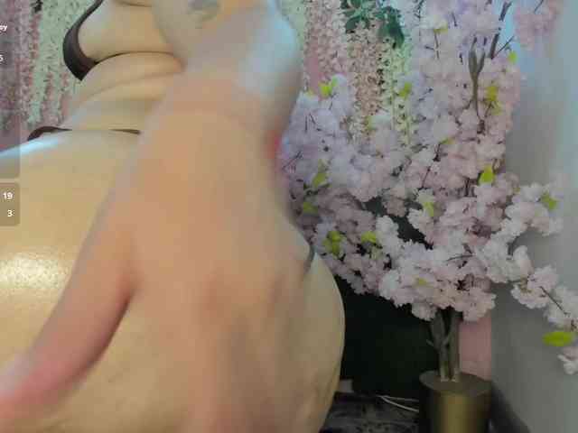 VivianneHart webcam