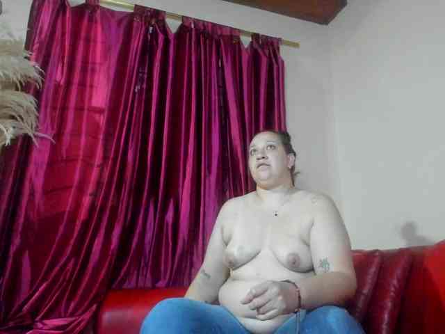 VivianneHart webcam