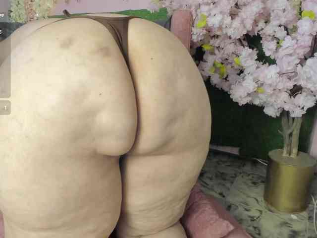 VivianneHart VivianneHart