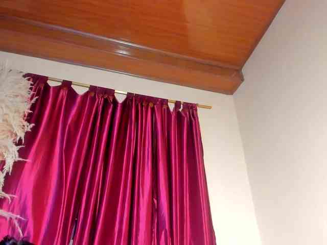 VivianneHart webcam