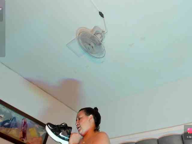 VivianneHart webcam