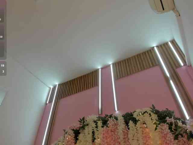 VivianneHart webcam