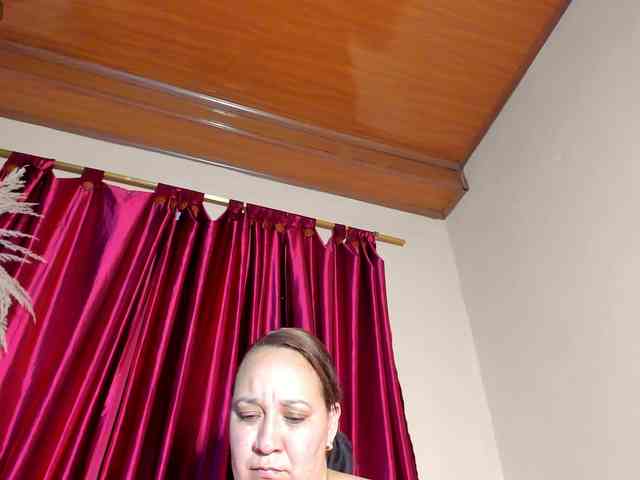 VivianneHart webcam