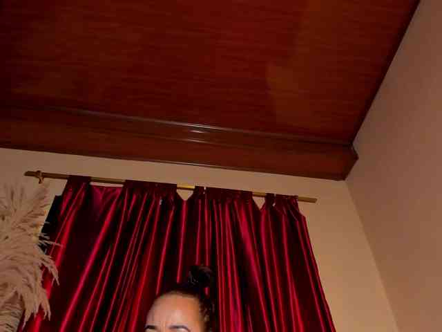 VivianneHart webcam