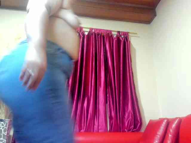 VivianneHart webcam