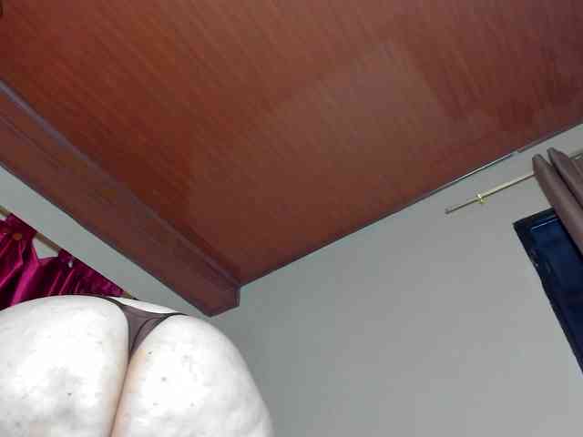 VivianneHart webcam