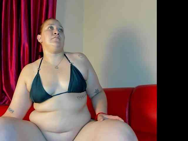 VivianneHart webcam