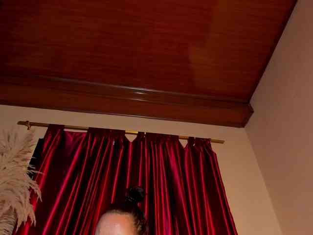 VivianneHart webcam