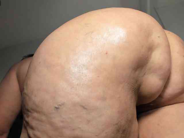 VivianneHart webcam
