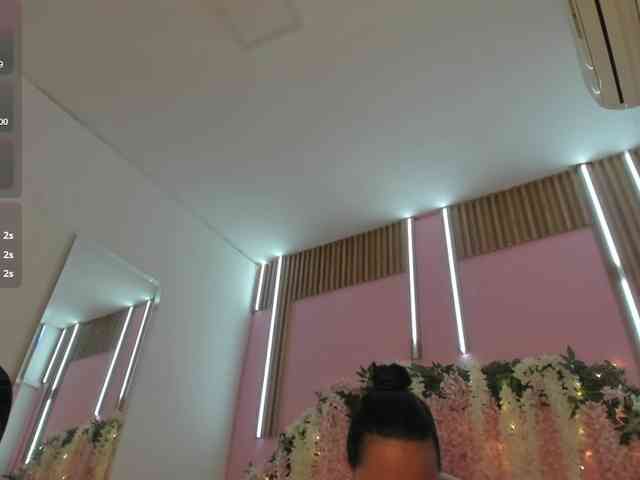 VivianneHart webcam