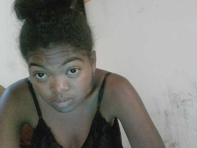 Blacklabelle18 live cam on BongaCams