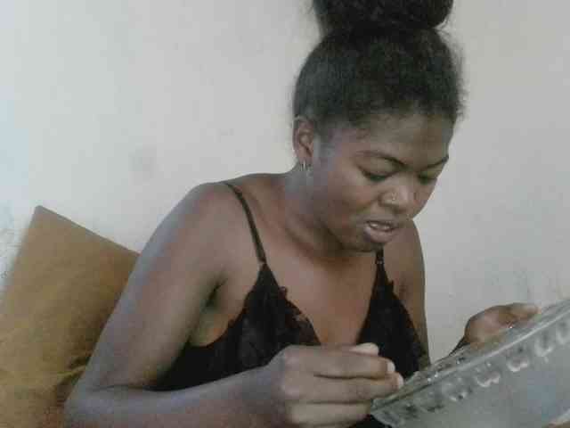 Blacklabelle18 webcam