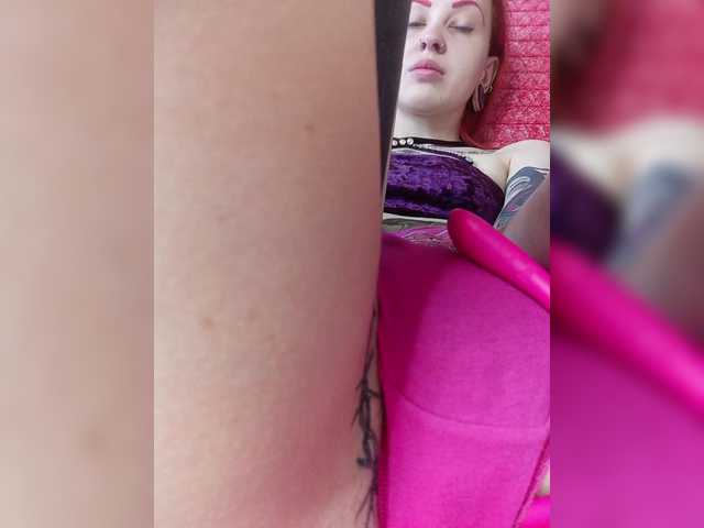 RedFox9595's BongaCams show and profile