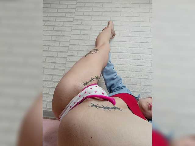 RedFox9595's BongaCams show and profile