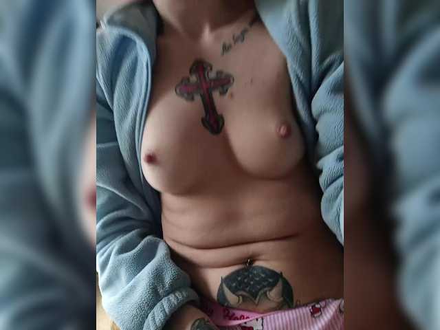 RedFox9595 live cam on BongaCams
