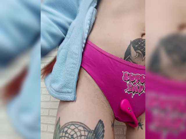 RedFox9595's BongaCams show and profile