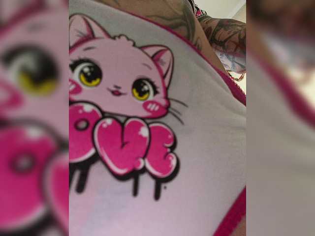 RedFox9595's BongaCams show and profile