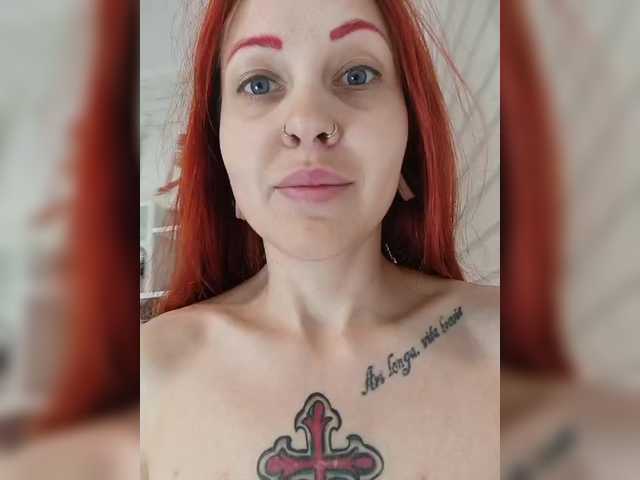 Sex chat gratuit in direct cu RedFox9595 pe BongaCams