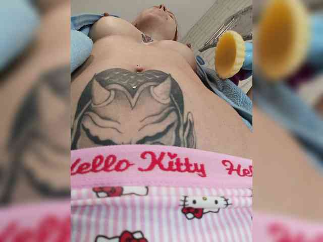 RedFox9595 Live Webcam on BongaCams