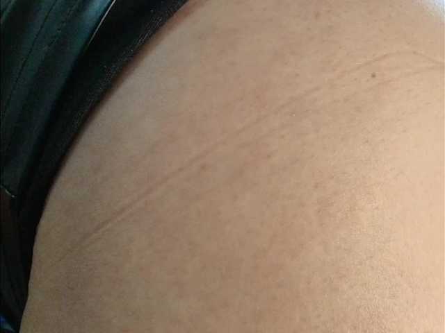 ShanteyLaurent live webcam show