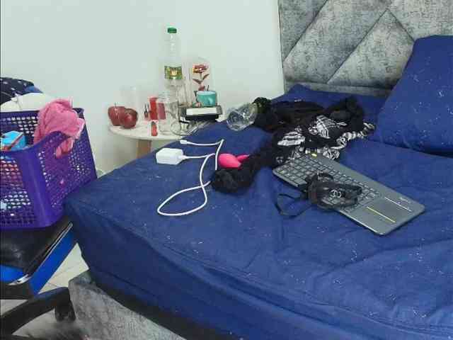 ShanteyLaurent webcam