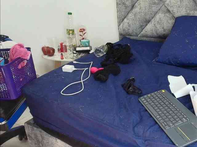 ShanteyLaurent webcam