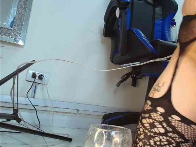 ShanteyLaurent webcam